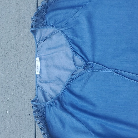 Retrelogy Chambray Peasant Top - Picture 7 of 11